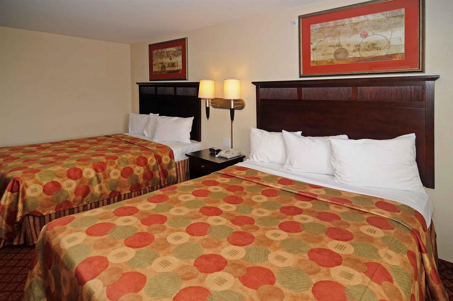 Western & Hotel 3*